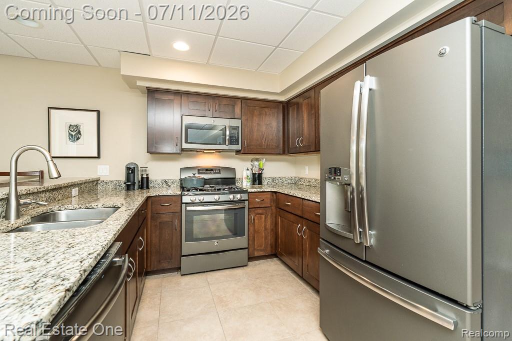 1067 Newgate Court, Oakland, MI — Photo 32