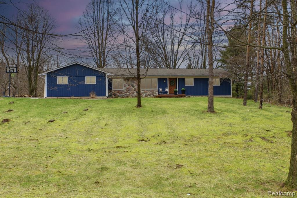 9115 Pine Hill Trail, Fenton, MI 48430 — Photo 49