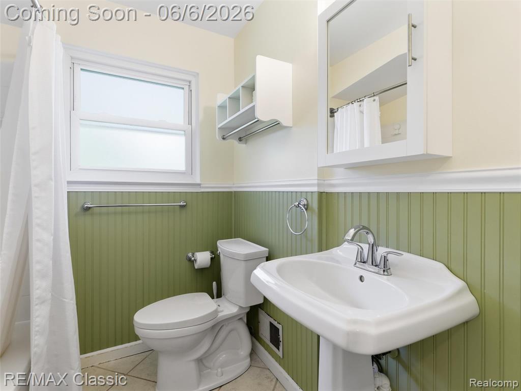 41020 Greenbriar Lane, Plymouth, MI 48170 — Photo 22