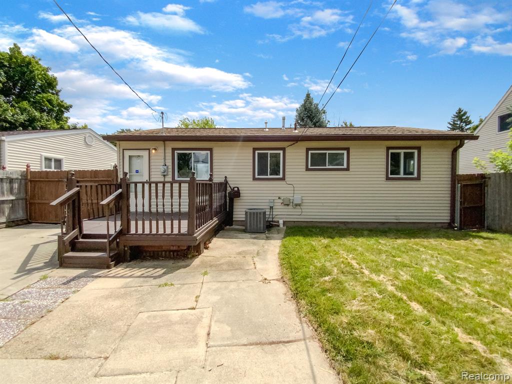 1281 CANDLEWOOD Lane, Ypsilanti, MI 48198 — Photo 6