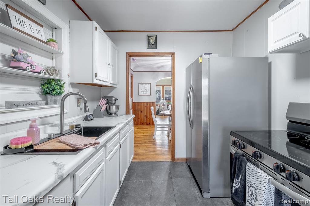 6123 Lapeer Road, Burton, MI 48509 — Photo 12
