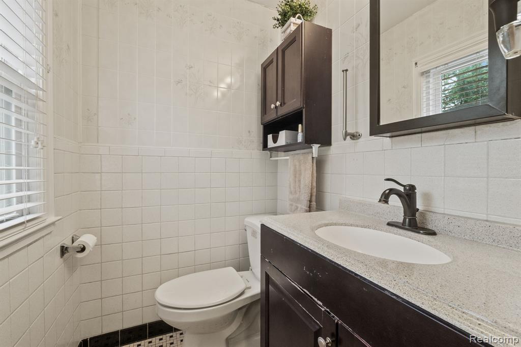 4331 ELMWOOD Avenue, Royal Oak, MI 48073 — Photo 32