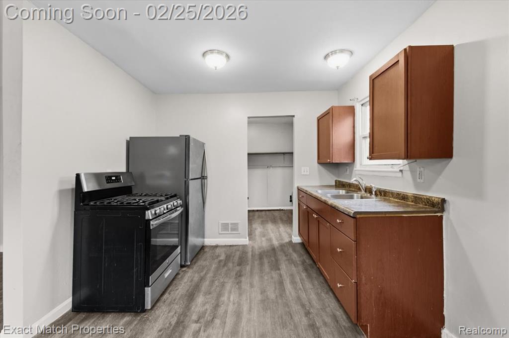 674 Parkwood Avenue, Pontiac, MI 48340 — Photo 8