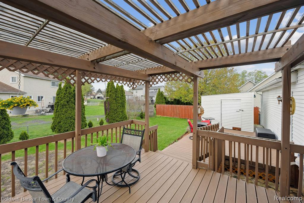 9361 SUMMERLAND Drive, Whitmore Lake, MI 48189 — Photo 5