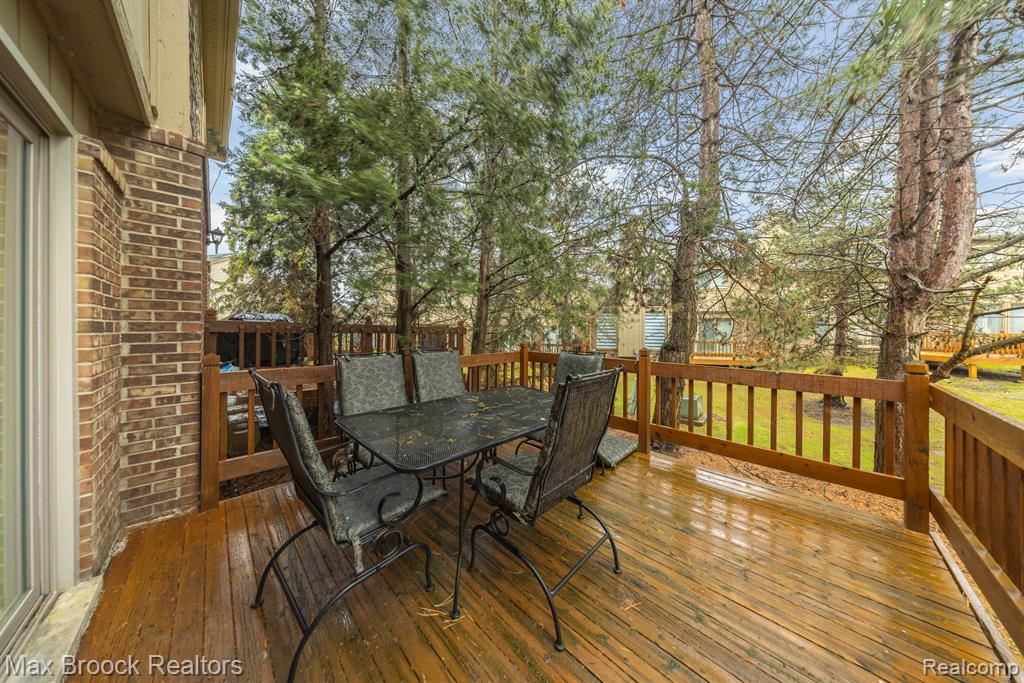 6337 N ASPEN RIDGE Boulevard, West Bloomfield, MI — Photo 51