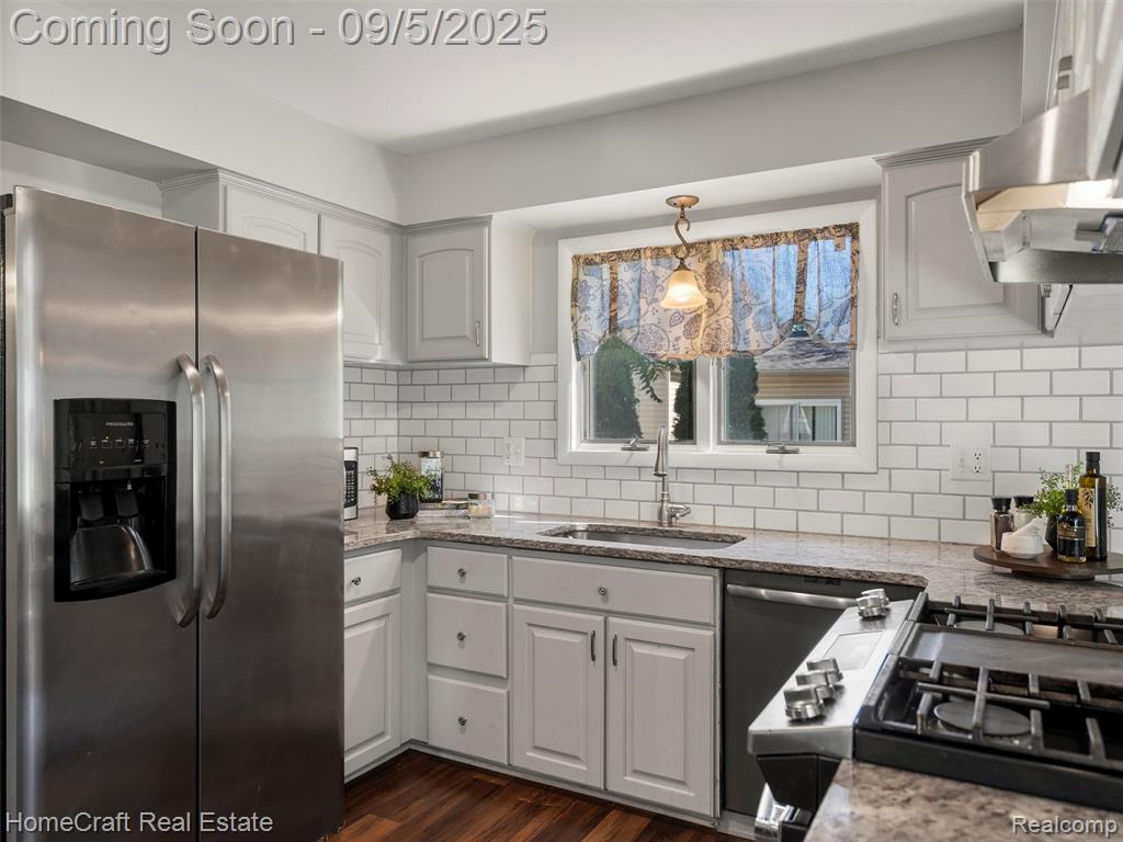 44661 JEFFREY Circle, Canton, MI 48187 — Photo 34
