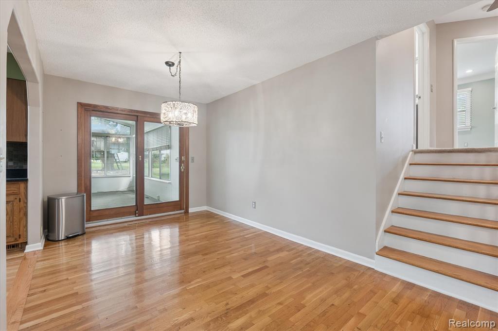 6233 Golfview Drive, Burton, MI 48509 — Photo 12