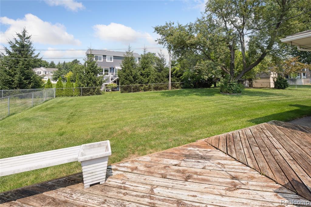 8268 Cooley Beach Drive, White Lake, MI — Photo 44