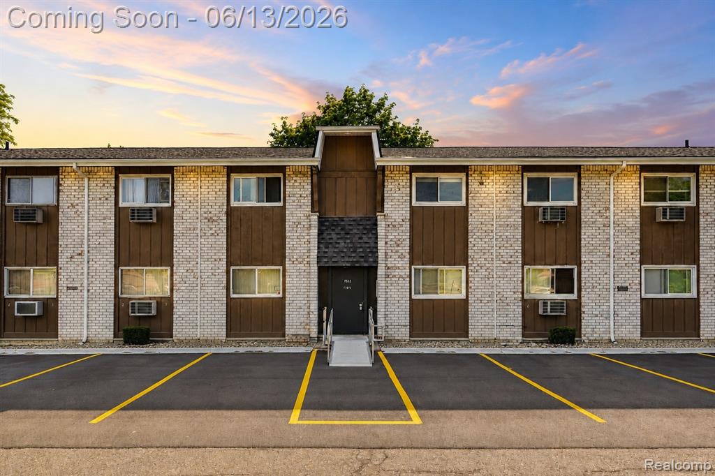 7592 Woodview Street, 4, Westland, MI — front exterior