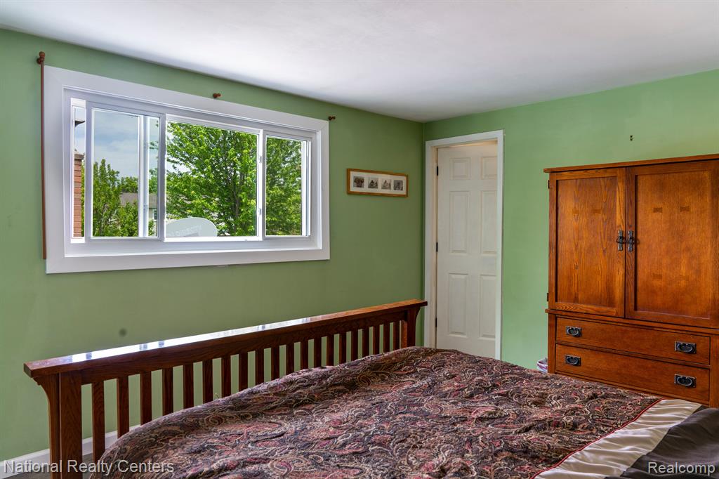 42438 SOMERSET Court, Canton, MI 48187 — Photo 15