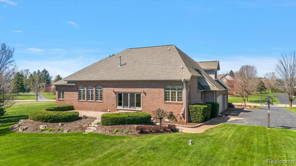 8449 S SHORE Drive, Clarkston, MI 48348 — Photo 61