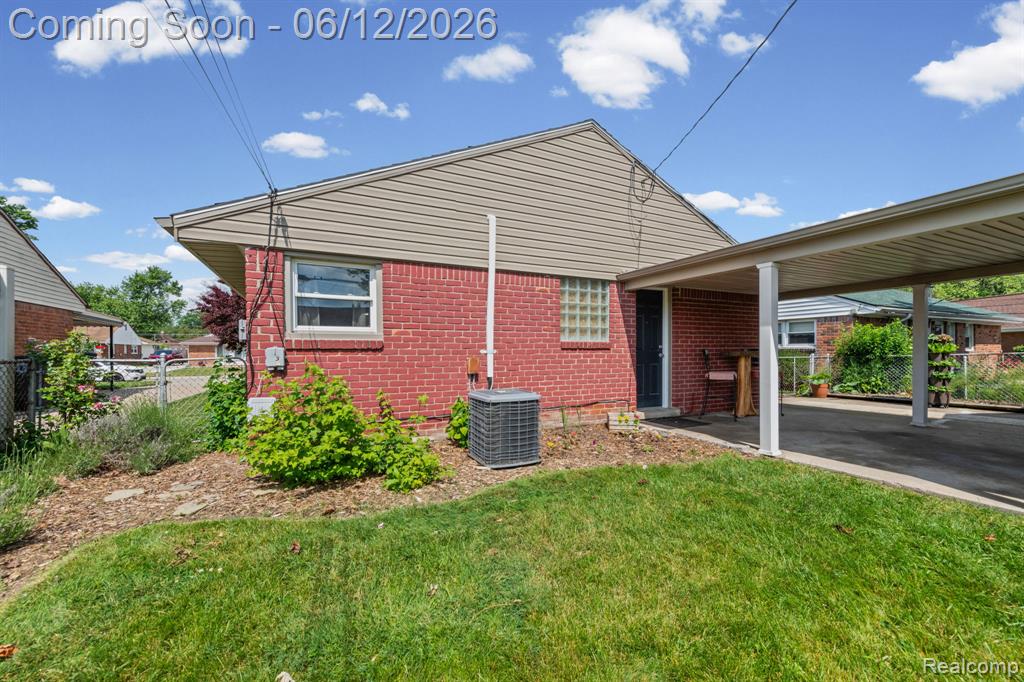 18525 Hinton Street, Riverview, MI 48193 — Photo 20