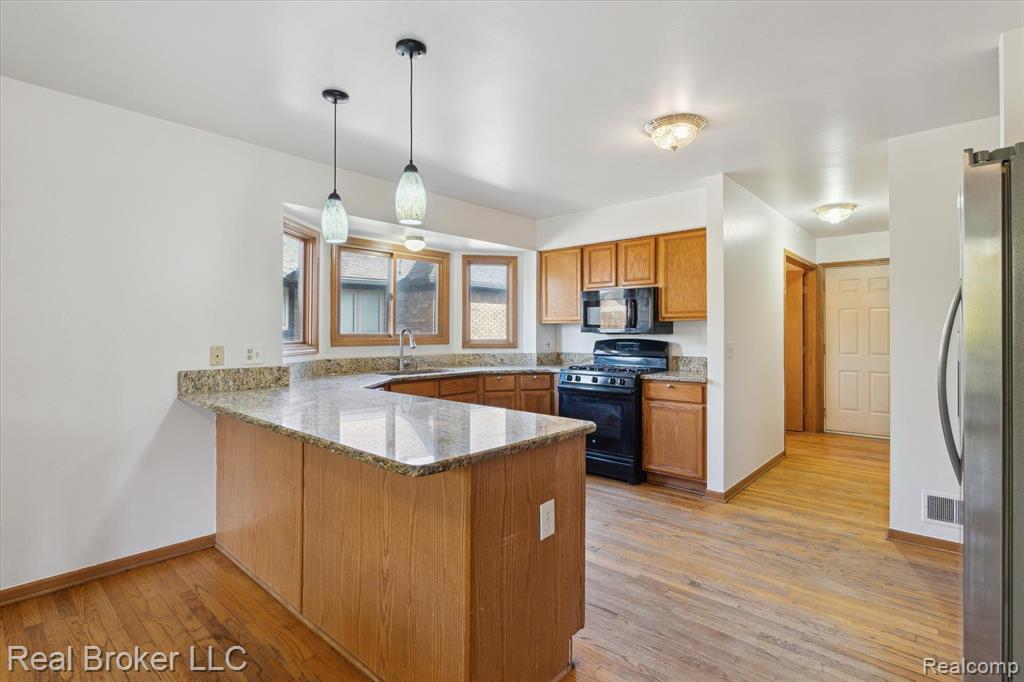 47095 STONY BROOK Drive, Macomb, MI 48044 — Photo 16