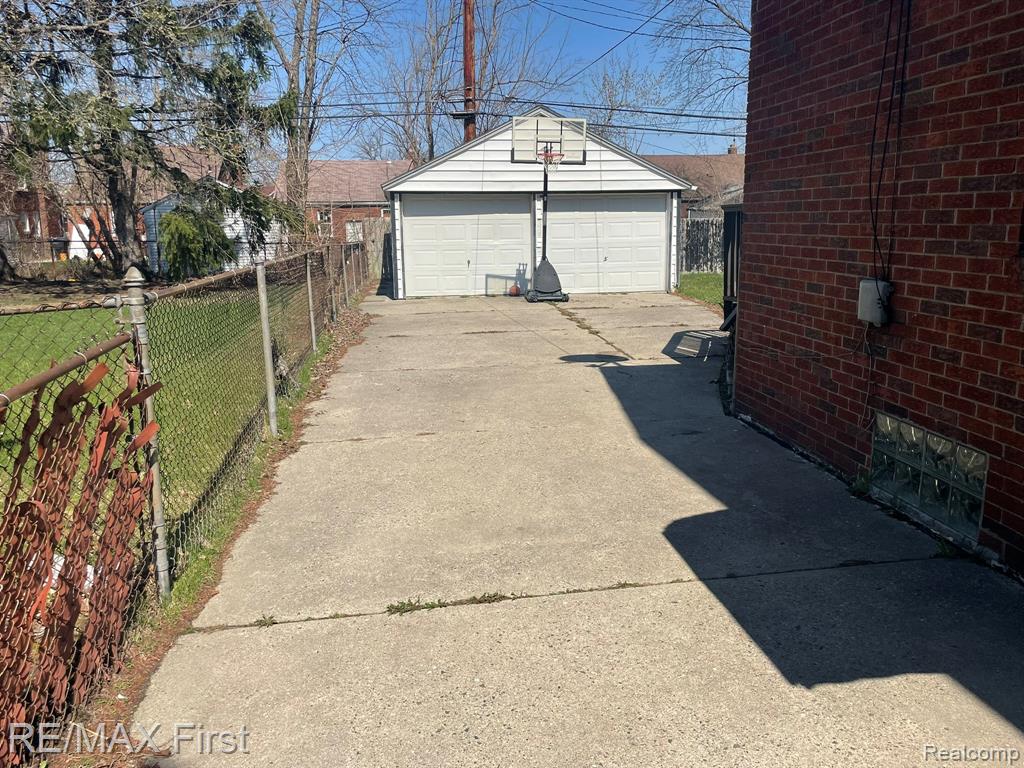 15429 Fairmount Drive, Detroit, MI 48205 — Photo 7