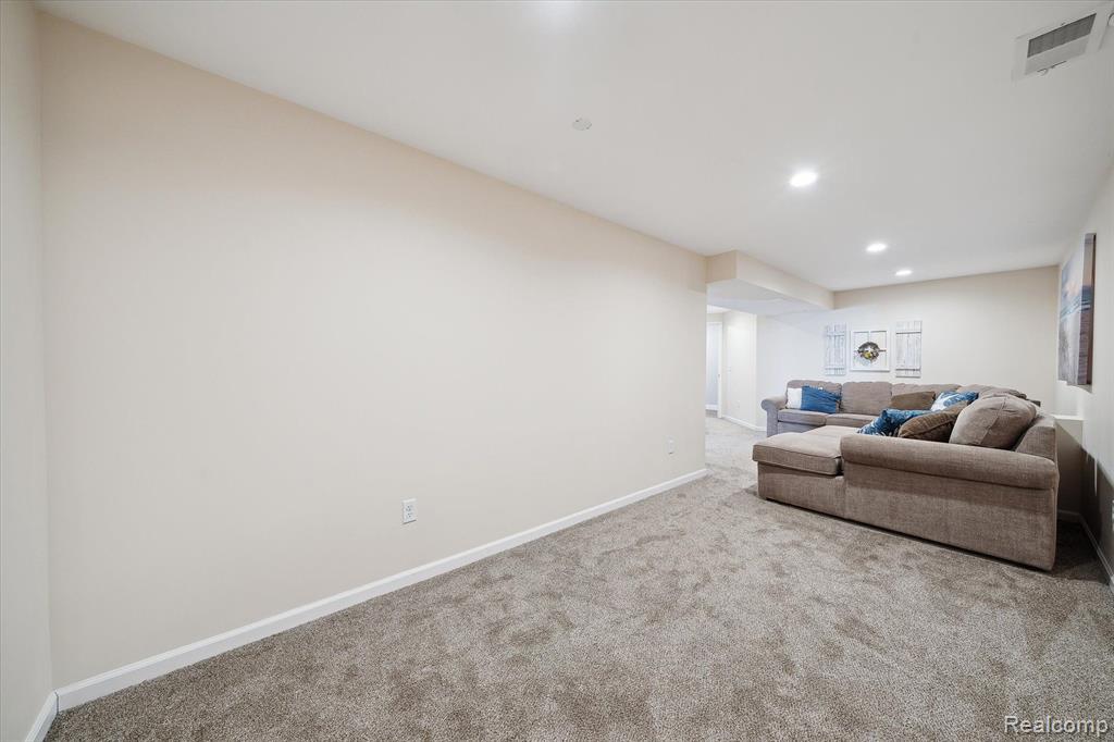 22270 QUAIL RUN Circle, 2, South Lyon, MI 48178 — Photo 32