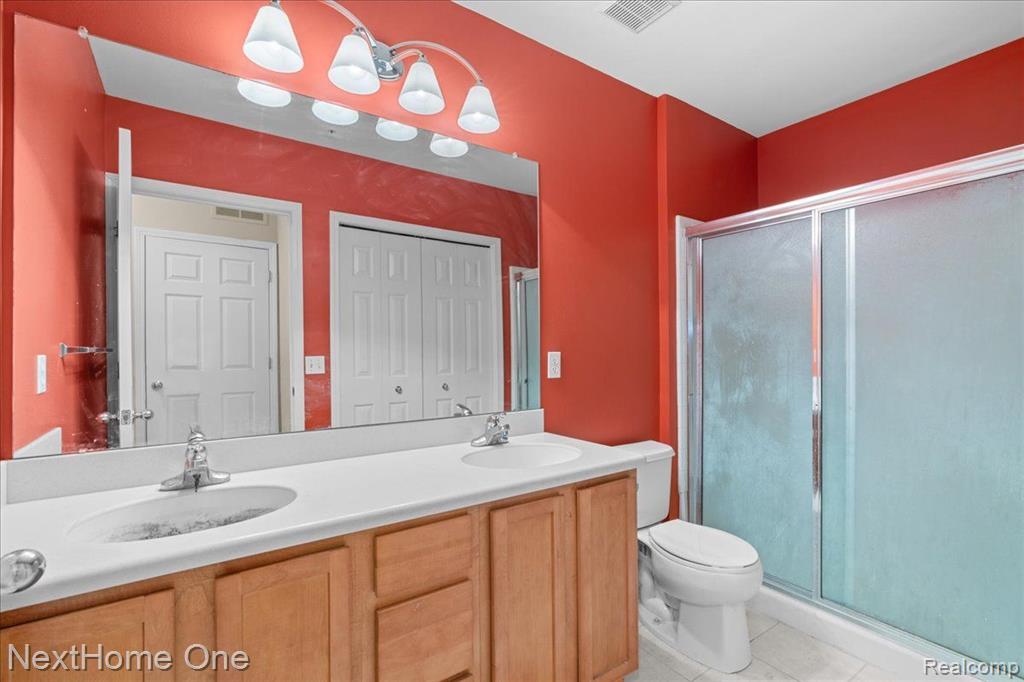 609 VILLAGE Lane, Milford, MI 48381 — Photo 11