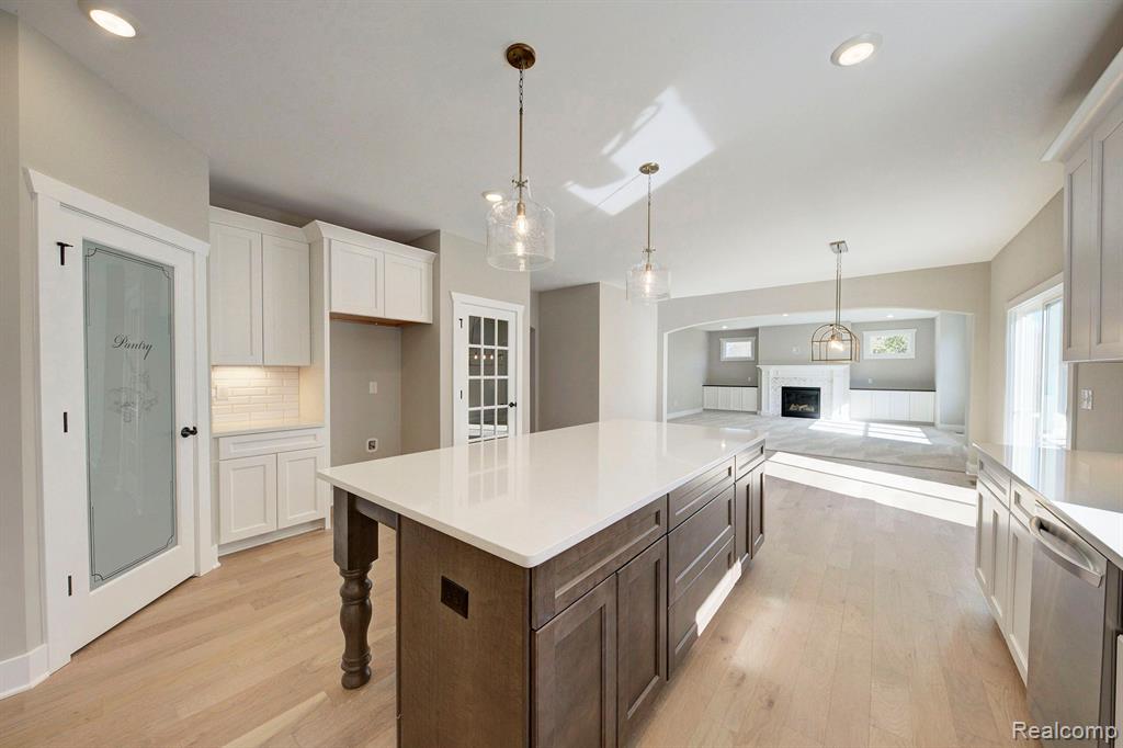 652 ROUND ROCK DR Drive, Howell, MI 48843 — Photo 3