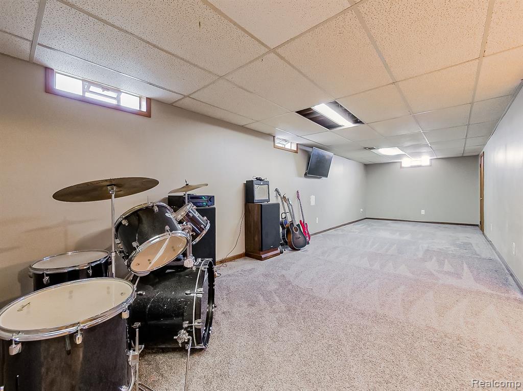 853 ADELAIDE Drive, Wolverine Lake, MI 48390 — Photo 18
