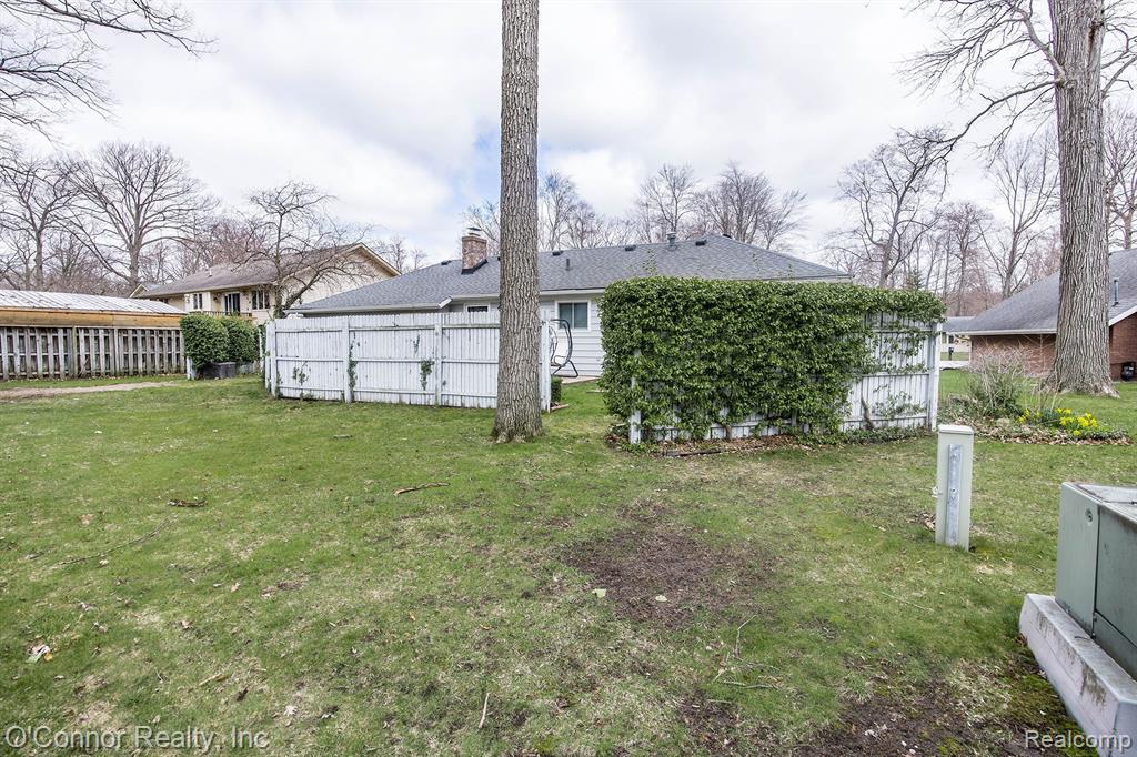 4291 QUAKER HILL Drive, Fort Gratiot, MI 48059 — Photo 30