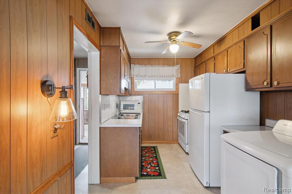 8326 Elm Street, Taylor, MI 48180 — Photo 6