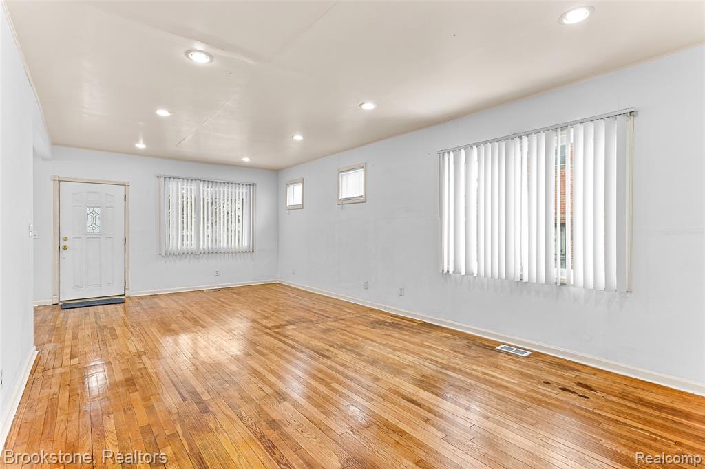 7645 Fisher Avenue, Warren, MI 48091 — Photo 7