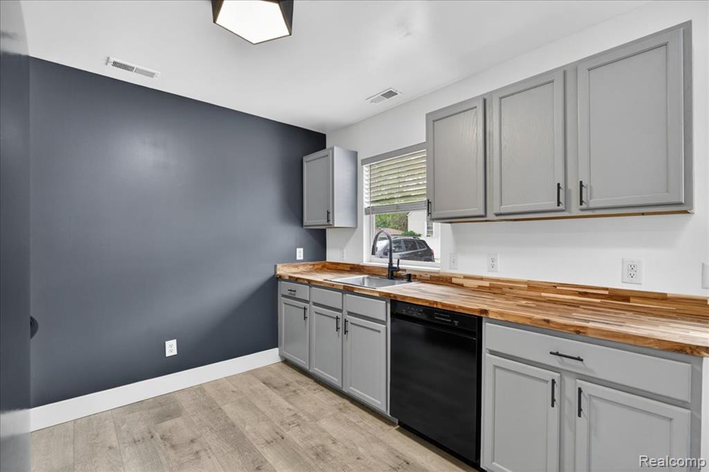 48 Broadway St., Suite D, Oxford, MI 48371 — Photo 6