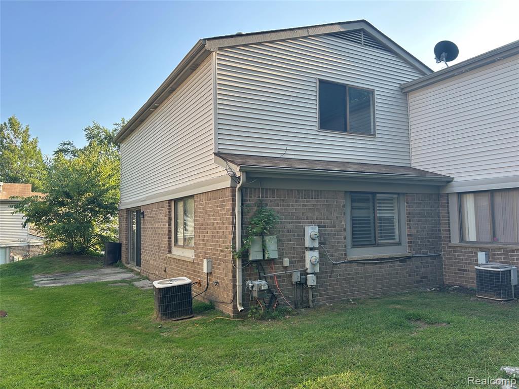 26889 Farmbrook Villa Drive, Southfield, MI 48034 — Photo 54