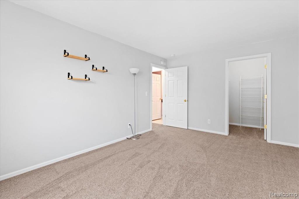 4361 BERKSHIRE Drive, Sterling Heights, MI 48314 — Photo 26