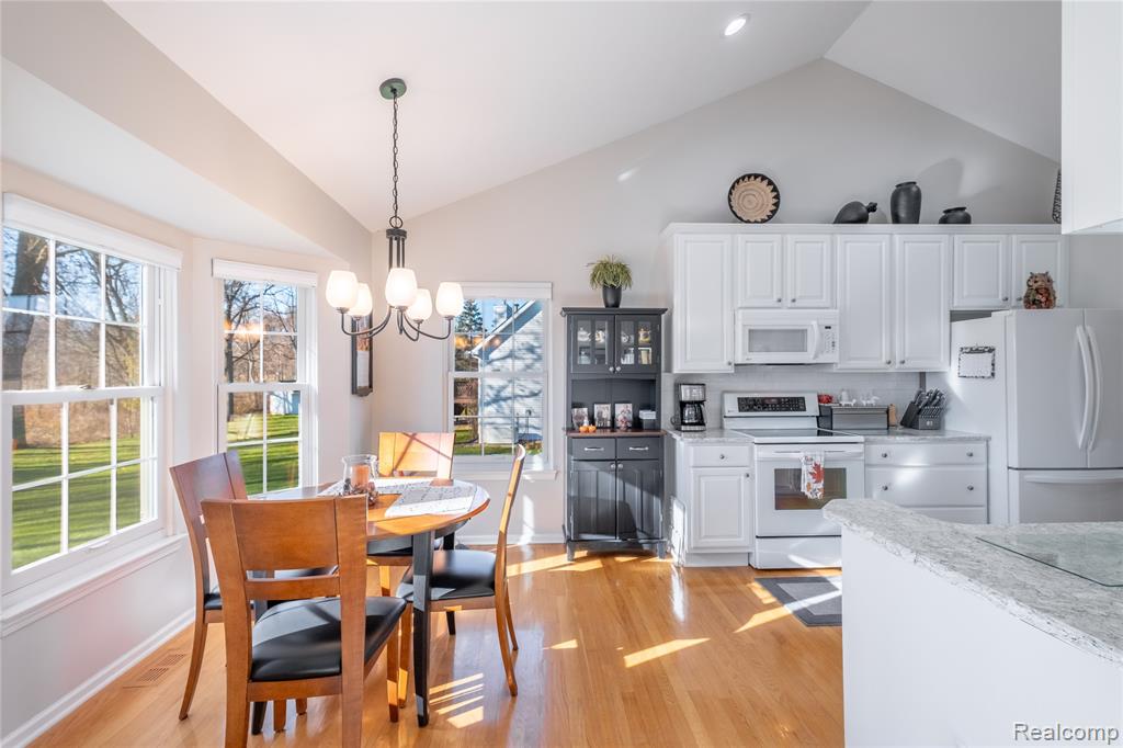 7425 Charles Court, Linden, MI 48451 — Photo 8