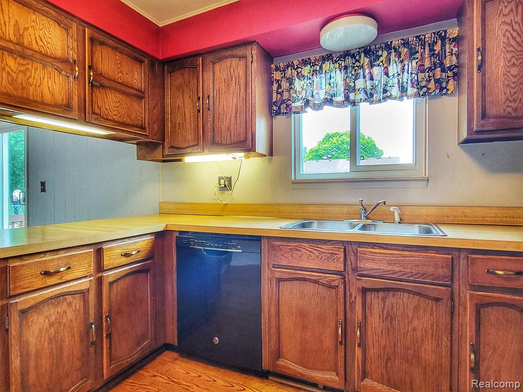42608 Somerset, Canton, MI 48187 — Photo 9