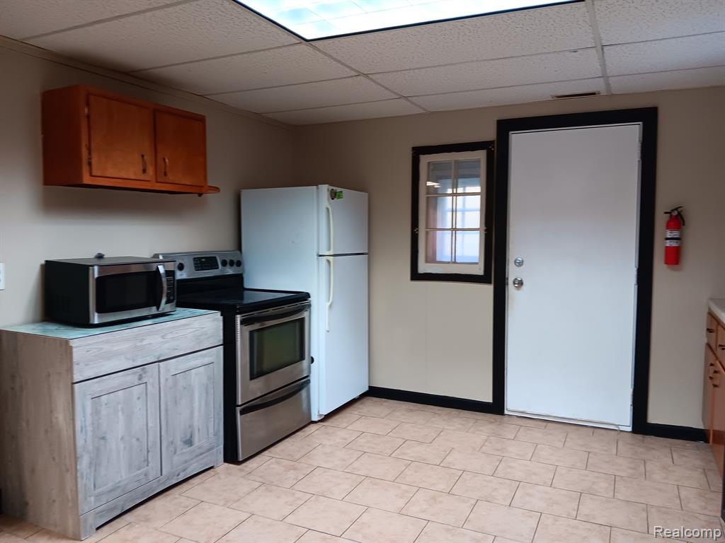 821 S MILL Street E, Clio, MI 48420 — Photo 5