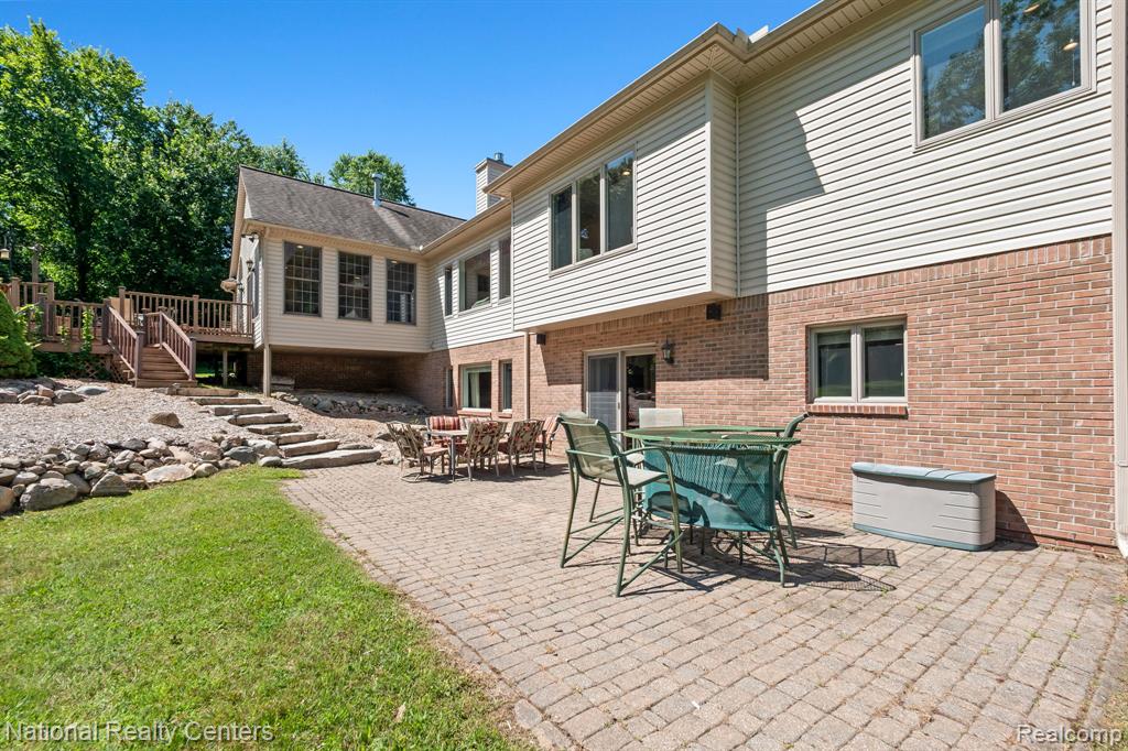 10180 Hadley Road, Clarkston, MI 48348 — Photo 45