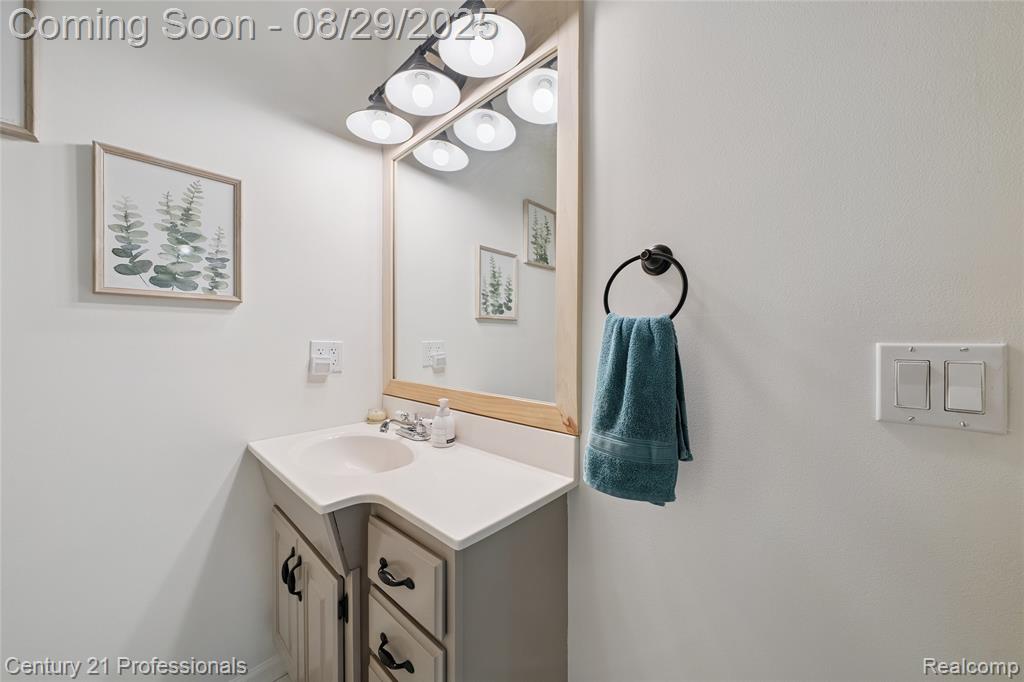 5455 Westview Road, Clarkston, MI — Photo 22
