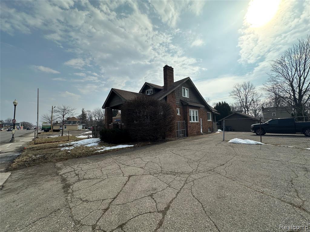 808 E 11 Mile Road, Royal Oak, MI 48067 — front exterior