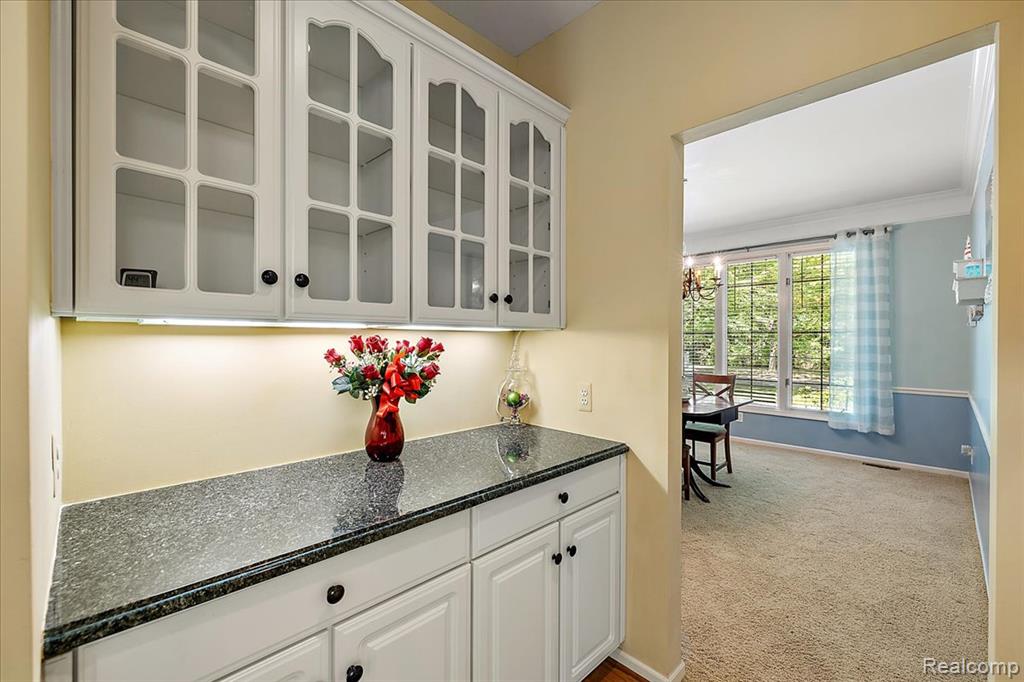 53629 WAYBURN Court, Utica, MI 48315 — Photo 15