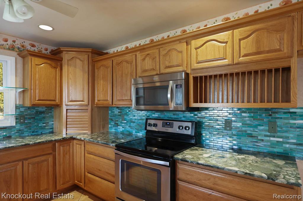 4887 CANTERBURY, Vassar, MI 48768 — Photo 12