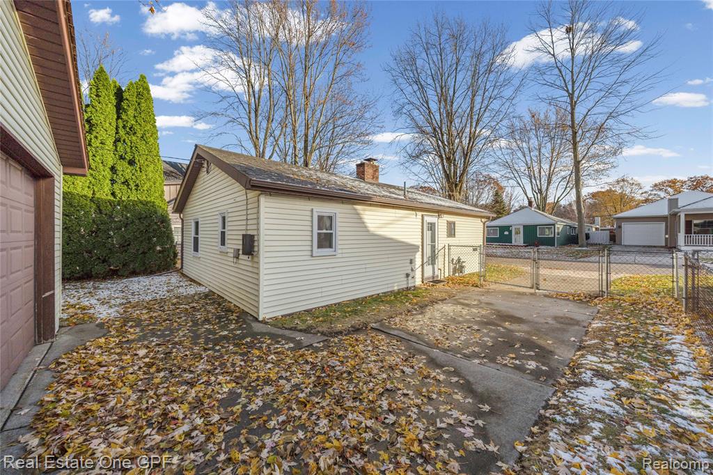 3004 Maplewood Drive, Fort Gratiot, MI 48059 — Photo 26