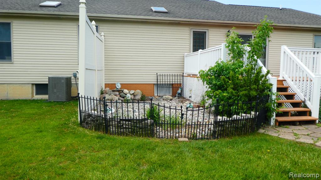 8051 Prestonwood Court, Flushing, MI 48433 — Photo 70
