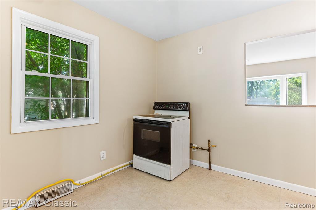 5953 N Linville Street, Westland, MI — Photo 9