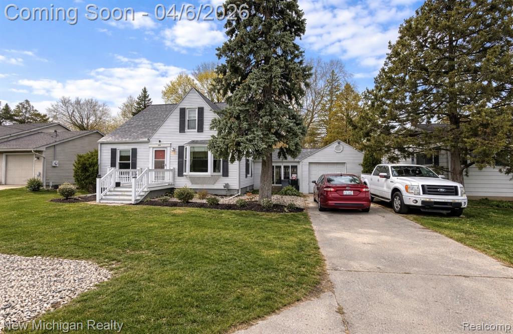 1224 W Bristol Road, Flint, MI 48507 — front exterior