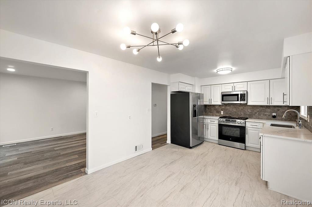 8104 Cloverdale Avenue, Ferndale, MI 48220 — Photo 18