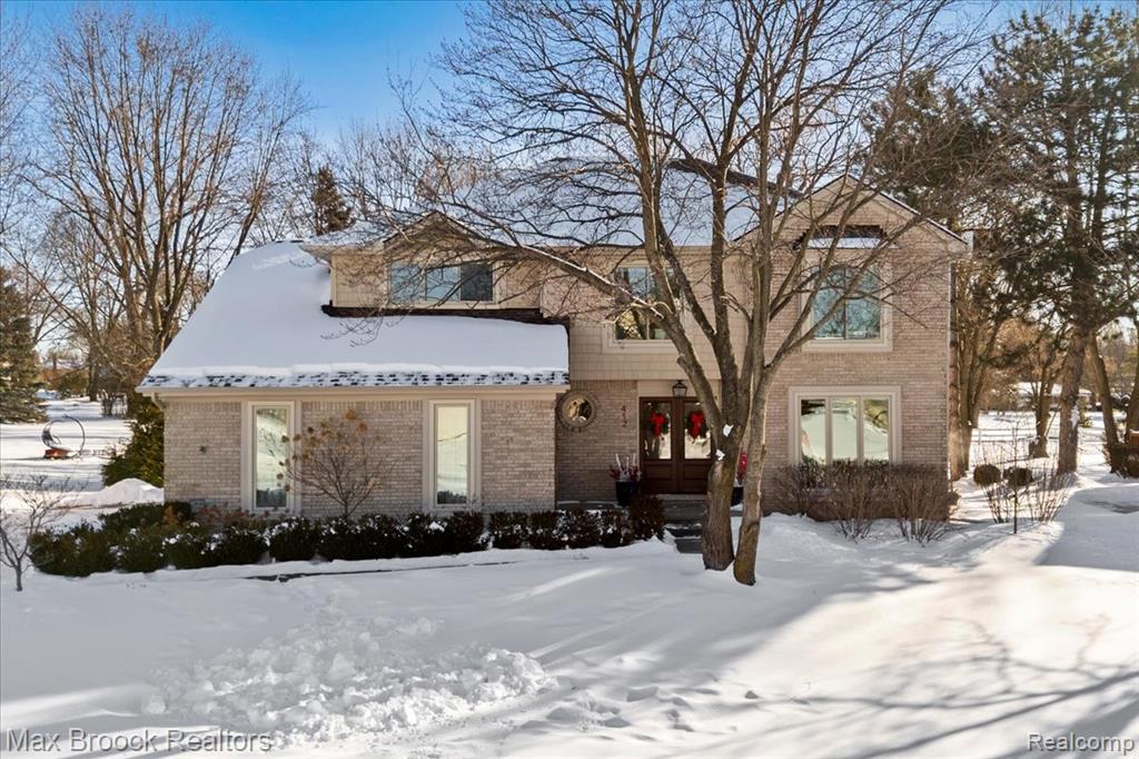 412 Shellbourne Drive, Rochester Hills, MI 48309 — front exterior
