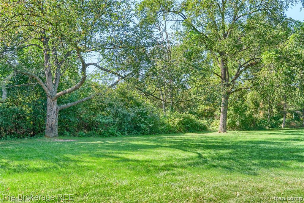 8380 Hunt Club Court, Grand Blanc, MI 48439 — Photo 6