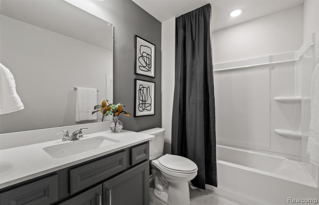 55825 Oak Pointe Drive, Shelby, MI 48315 — Photo 16