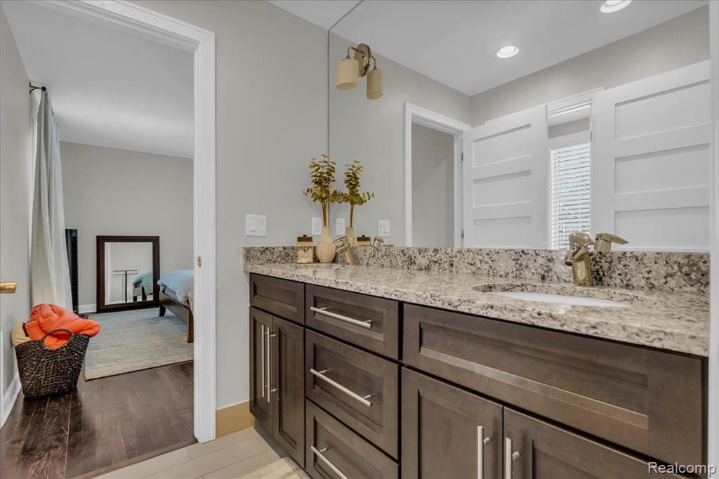 868 HAZEL Street, Birmingham, MI 48009 — Photo 40