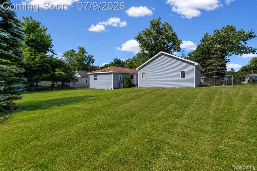4694 Lakeborn Drive, White Lake, MI 48383 — Photo 6