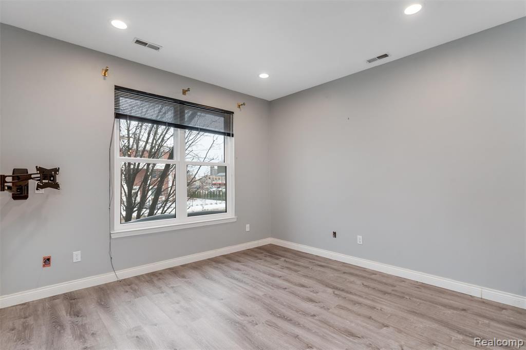 7609 Woodward Avenue, Detroit, MI 48202 — Photo 4