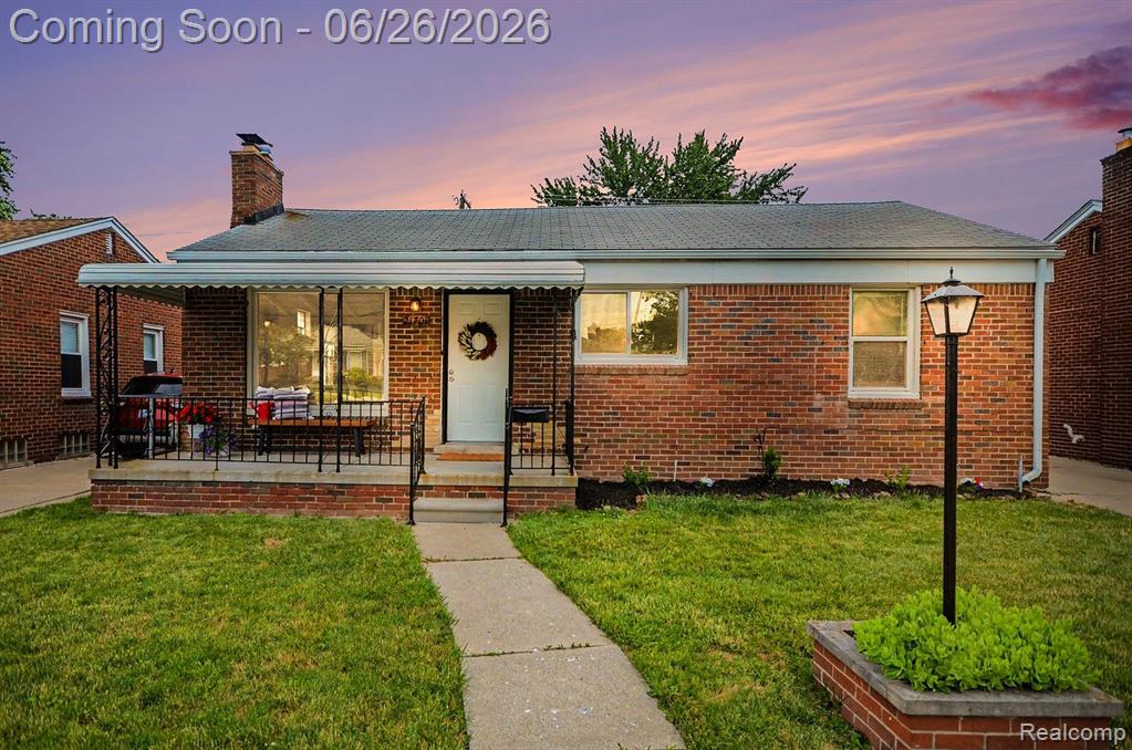 21701 Sunnyside Street, Saint Clair Shores, MI 48080