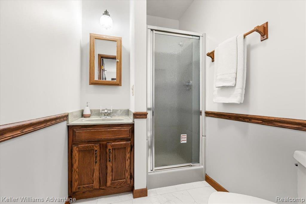 421 BONNIE Circle, Howell, MI 48843 — Photo 17