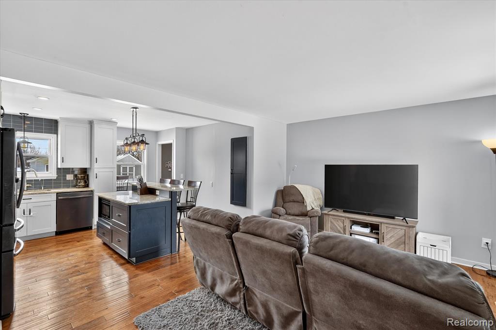 743 Dunreath Street, Walled Lake, MI 48390 — Photo 9
